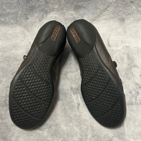 Women’s brown Taos Blend Leather Slip-Ons size size 6 - Picture 8 of 8